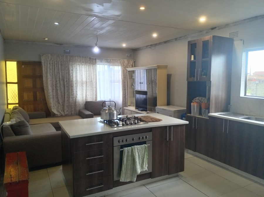 5 Bedroom Property for Sale in Scenery Park Eastern Cape